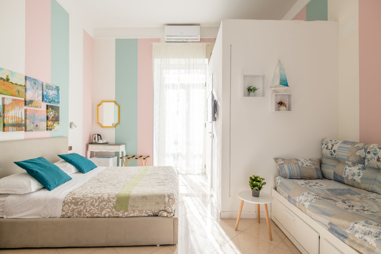 Bedroom 4, Residence Santa Teresa a Chiaia, Napoli