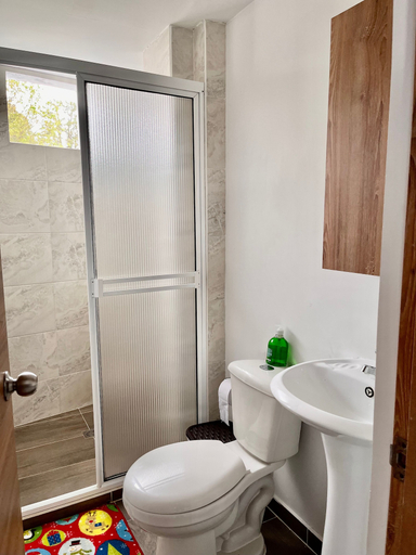 Bathroom, Travelu, Guatapé