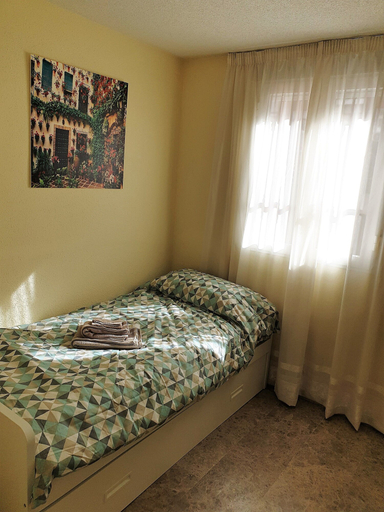 Bedroom 3, Piso Orillas Guadalquivir y Mezquita, Córdoba