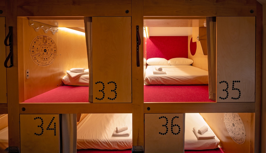 Bedroom 3, Pangea Pod Hotel, Squamish-Lillooet