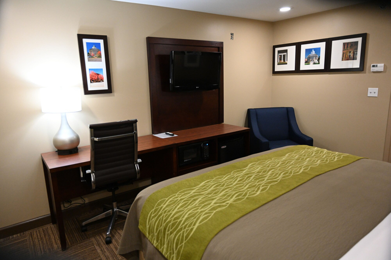 Bedroom 4, Giles Hotel Inn & Suites, Giles