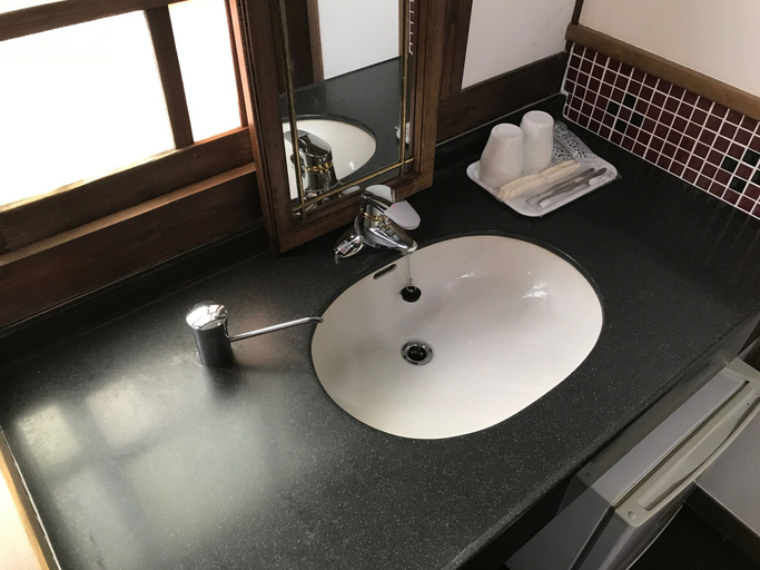 Bathroom 4, Guest House Kotohira, Hita