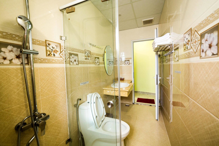 Bathroom 4, Trung Nhan Hotel, Đà Lạt