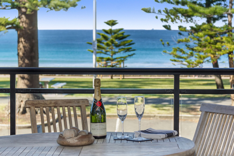 Exterior & Views 5, Beachfront on Golden Mile, Manly