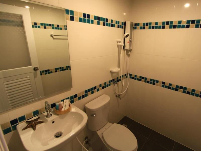 Bathroom 5, V-Ocean Palace Hat Yai, Hat Yai