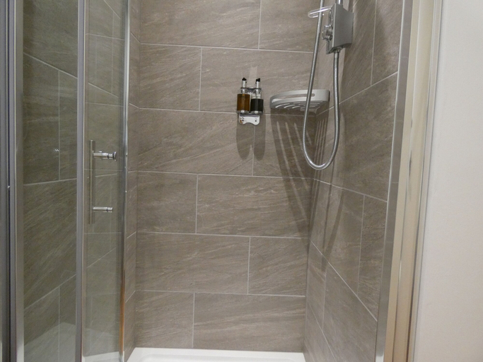 Bathroom 3, The Christopher Hotel, Slough