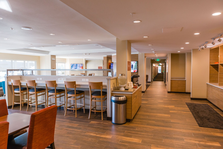 Food & Drinks 5, TownePlace Suites by Marriott Portland Beaverton, Washington
