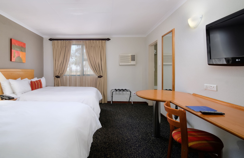 Bedroom 3, Protea Hotel by Marriott Polokwane Landmark, Capricorn