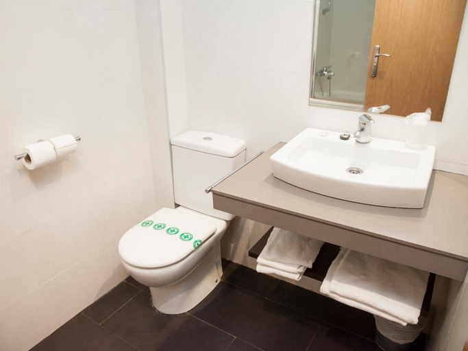 Bathroom 4, Hotel Cadosa, Soria