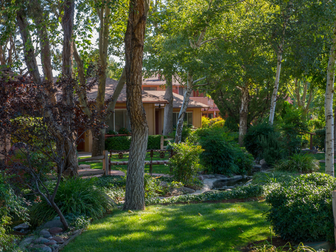 Exterior & Views 2, Sky Ranch Lodge, Yavapai