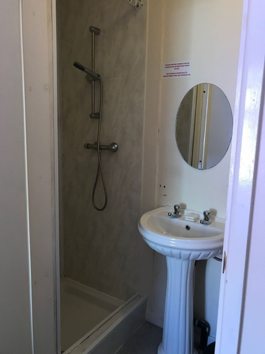Bathroom 4, Chilton Hotel, Blackpool