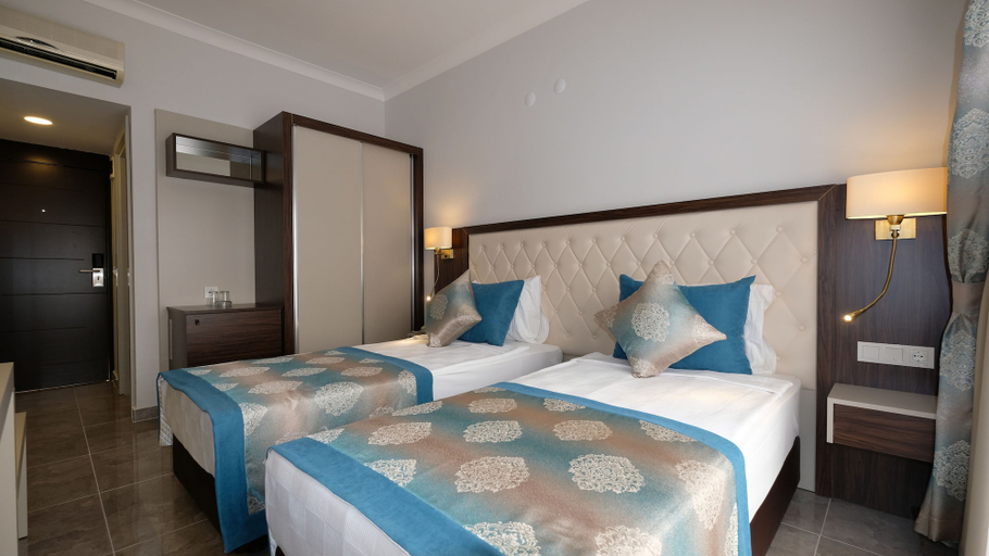 Bedroom 3, Cleopatra Golden Beach Hotel, Alanya
