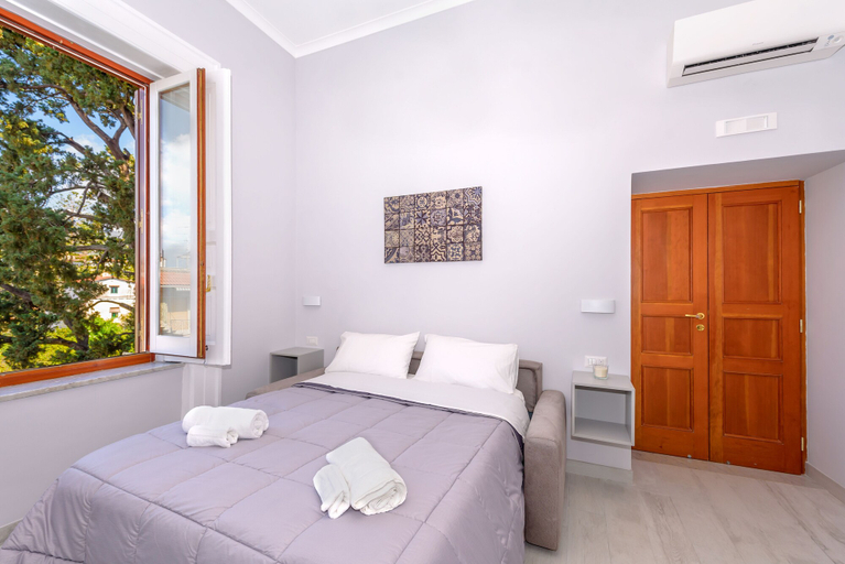 Bedroom 2, Maramia Luxury Apartment, Napoli