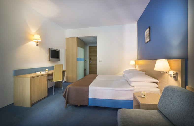 Bedroom 3, Remisens Hotel Lucija, Piran