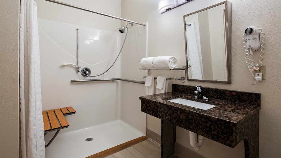 Bathroom 4, Best Western Denton Inn, Caroline