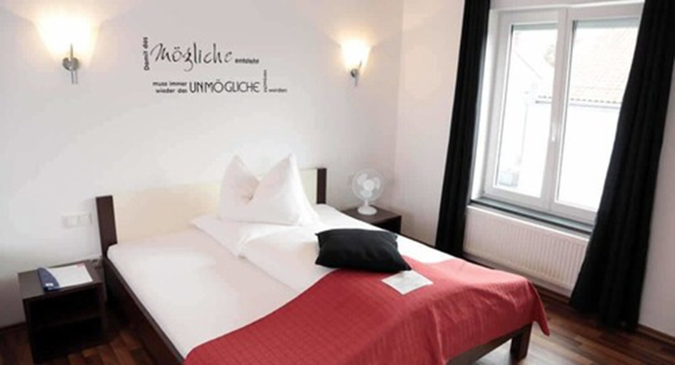 Bedroom 2, Hotel am Marktplatz, Rottal-Inn