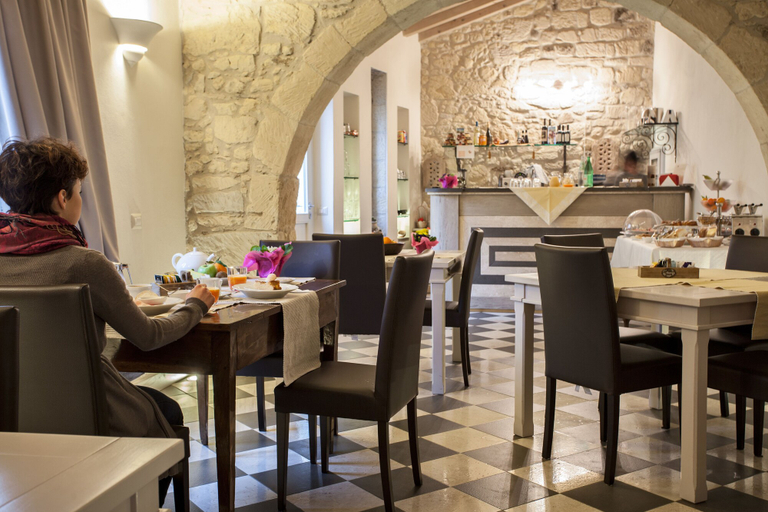 Food & Drinks 5, Maison Tresnuraghes, Oristano