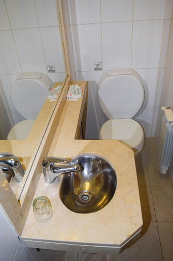 Bathroom 3, Hotel Nordico, Bariloche