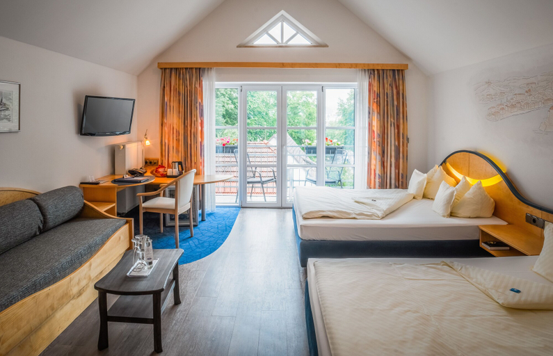 Bedroom 2, Hotel Atrium, Passau