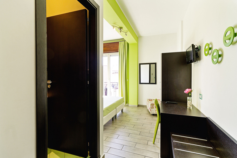 Room 2, Seaview Terrace Sunny Apartment, Messina
