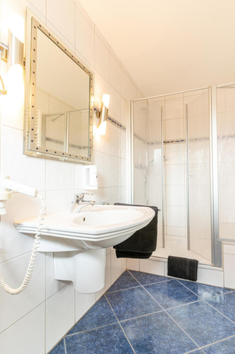 Bathroom 5, Das Schäfers Hotel, Cloppenburg