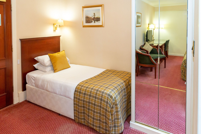Bedroom 3, Alexandra Hotel, Highland