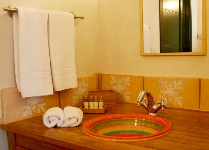 Bathroom 5, Cortijo de Vega Grande, Badajoz