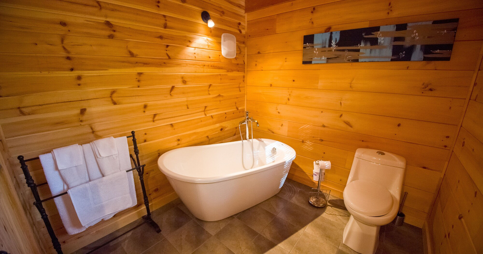 Bathroom 4, Domaine Lac St-Mathieu, Les Basques