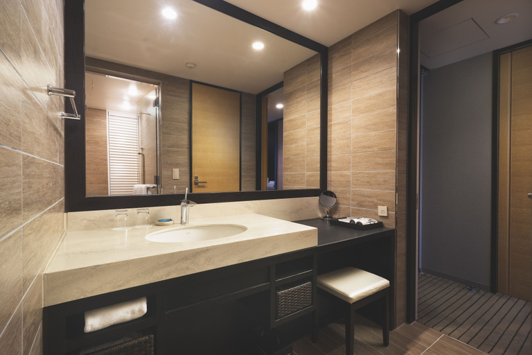 Bathroom 5, Rihga Royal Gran Okinawa, Naha