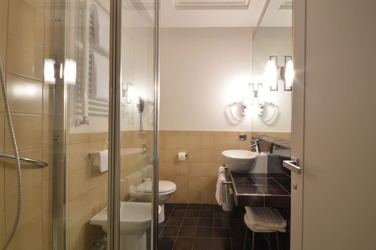 Bathroom 5, Hotel Palazzo Esedra, Napoli