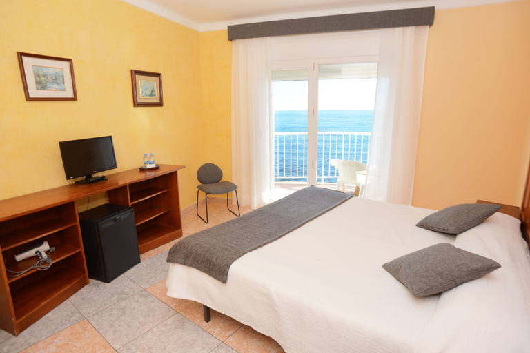 Bedroom 2, Rallye Hotel, Girona