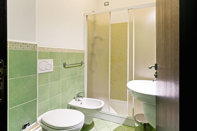 Bathroom 5, Seaview Terrace Sunny Apartment, Messina