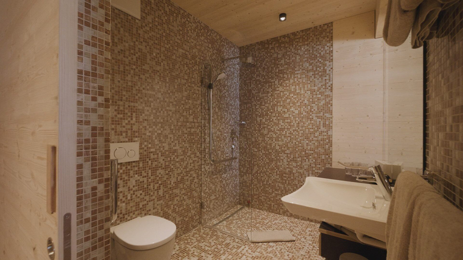 Bathroom 5, Hotel Jagdschloss Resort, Imst