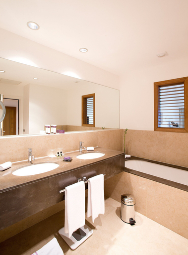 Bathroom 5, Casadelmar, Corse-du-Sud