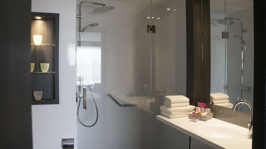 Bathroom 5, Van der Valk Hotel Tiel, Tiel