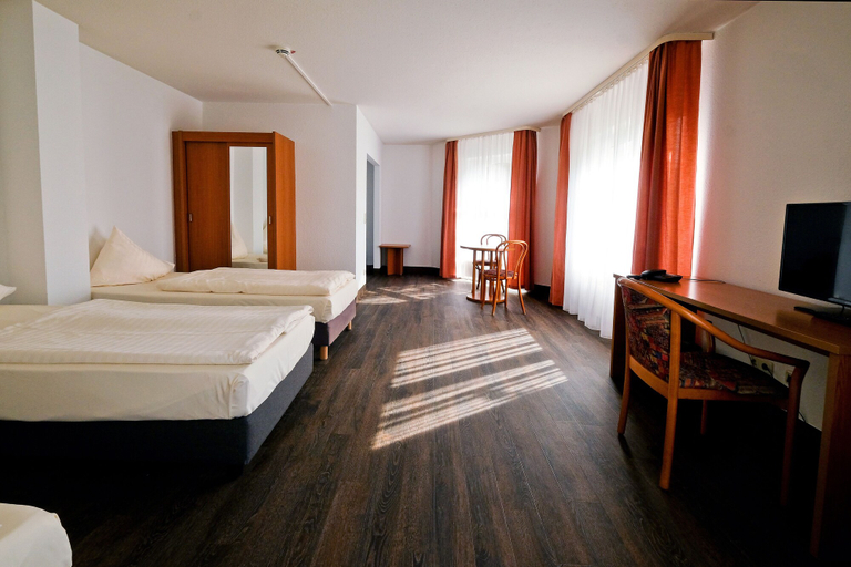 Bedroom 4, Apart-Hotel Sehnde, Region Hannover