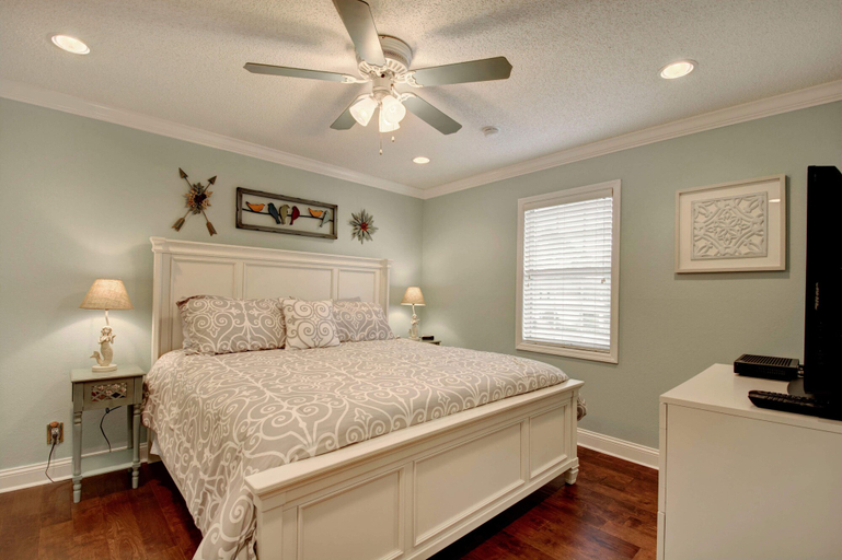 Bedroom 3, Island Square #808 by Hodnett Cooper, Glynn