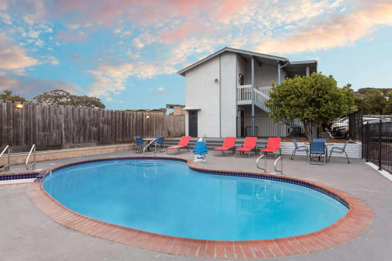 Sport & Beauty 5, Ramada by Wyndham Monterey, Monterey