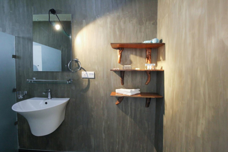 Bathroom 4, Ceyloni hotel, Dambulla