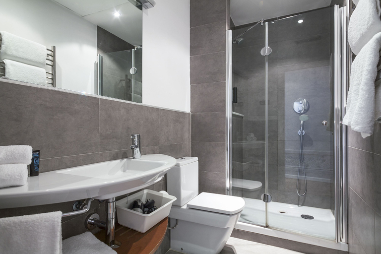 Bathroom 3, Bonavista Apartments - Passeig de Gracia, Barcelona