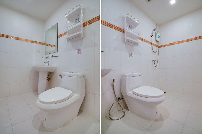 Bathroom 4, Phratamnak Hill Guest House, Pattaya