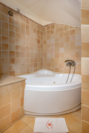 Bathroom 5, Palazzino Di Corina, Crete