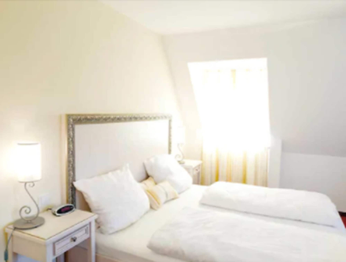 Bedroom 4, Hotel Langwieder See, München