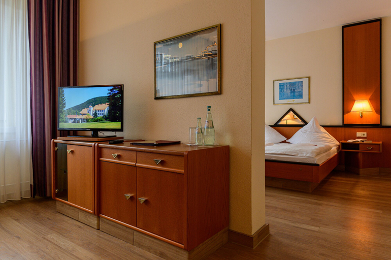 Bedroom 3, Waldhotel Berghof, Gotha