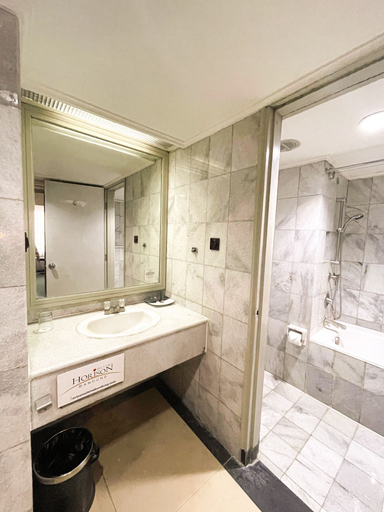 Bathroom 4, Horison Ultima Bandung, Bandung