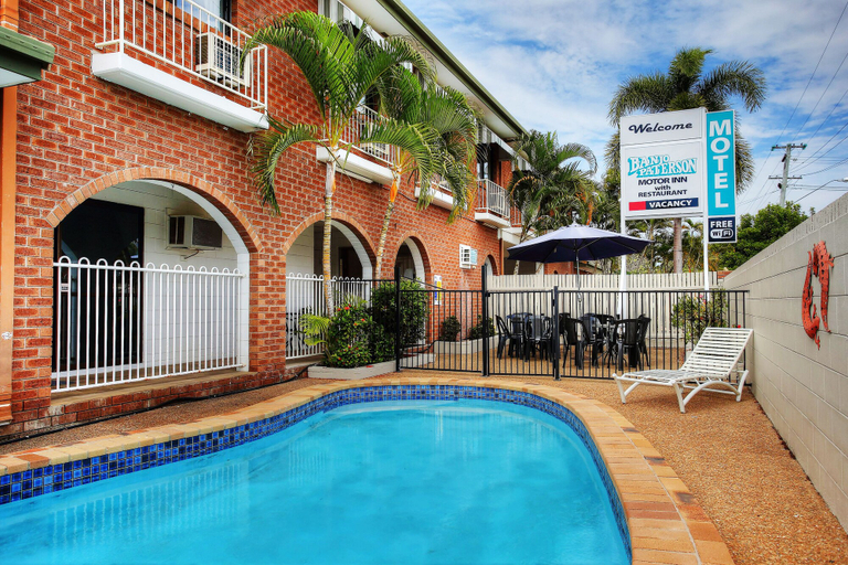 Sport & Beauty 4, Banjo Paterson Motor Inn, Rosslea