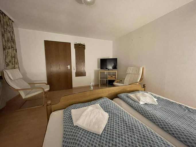 Bedroom 2, Beny Hotel Restaurant, Lörrach