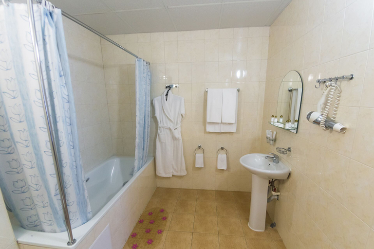 Bathroom 3, Hotel Gorodki, Chelyabinsk gorsovet