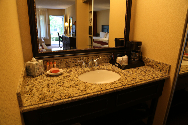 Bathroom 3, Laguna Hills Lodge, Orange