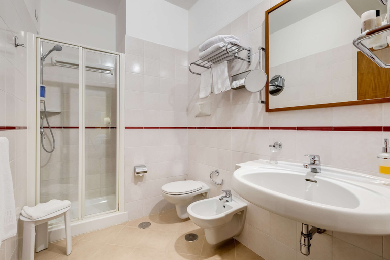 Bathroom 5, Best Western Hotel La Solara, Napoli